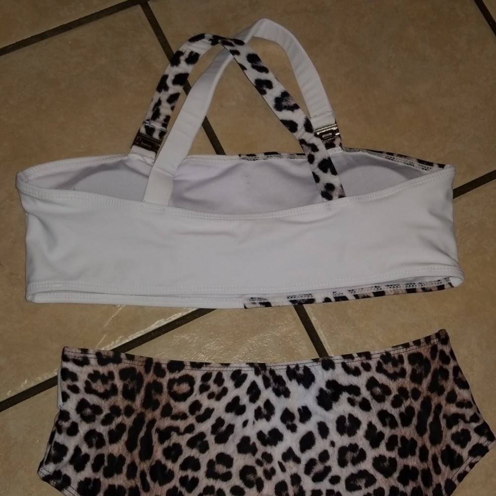 Leopard print bikini - Picture 7 of 8